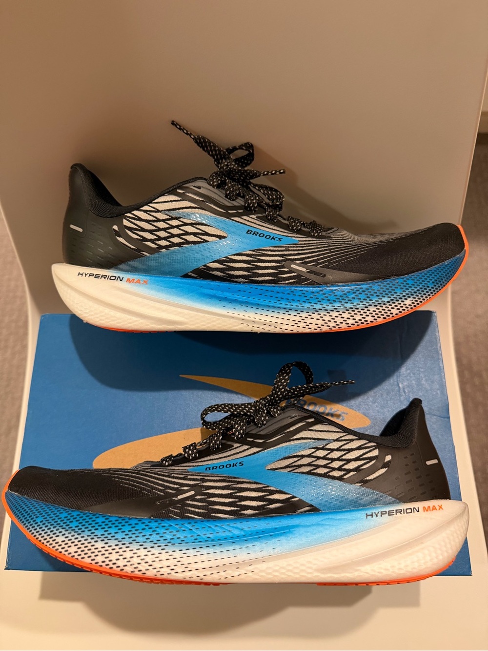 Brooks Hyperion Max Men’s Size 10.5 Running Shoes Black Blue NEW